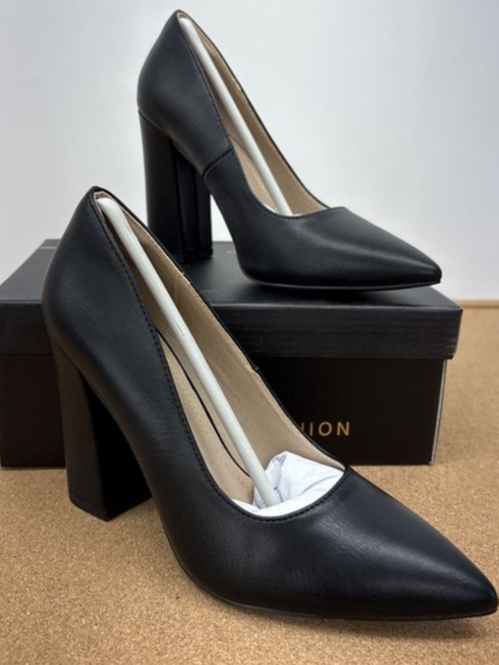 IDIFU Black Pointed Block Heel Pumps